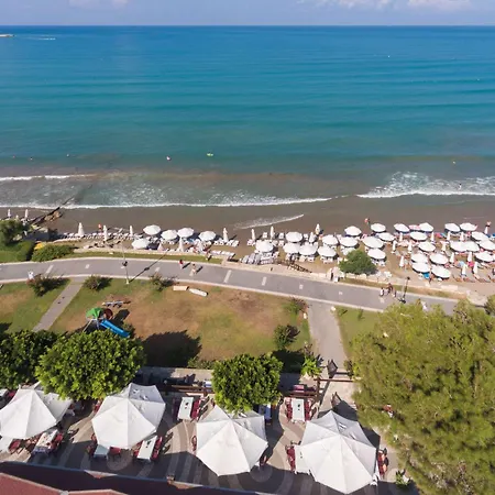 Clover Magic Park Отель 3*