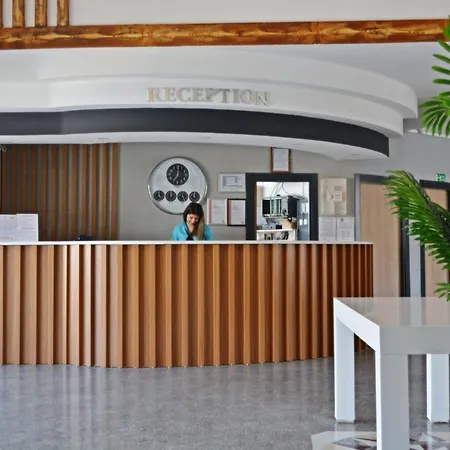 Hotell Clover Magic Park 4*