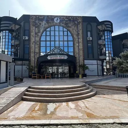 Clover Magic Park Отель 3*