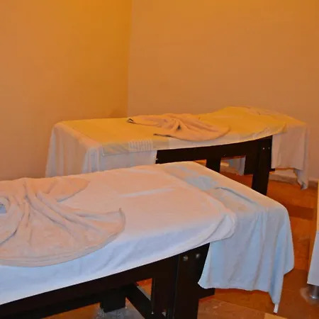 Clover Magic Park Отель