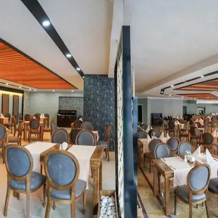 Clover Magic Park Отель 3*