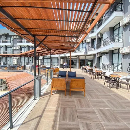 Clover Magic Park Отель 3*