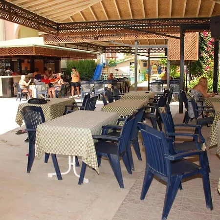 Отель Clover Magic Park