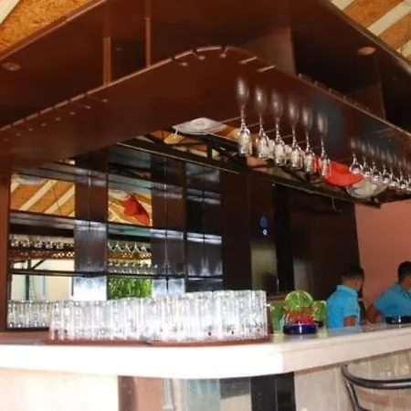 Clover Magic Park Hotell Side