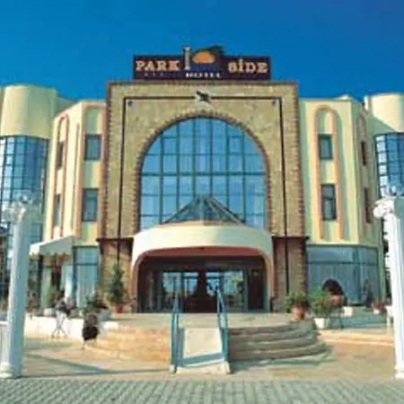 Clover Magic Park Hotell 3*
