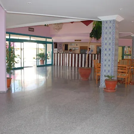 Otel Clover Magic Park Side