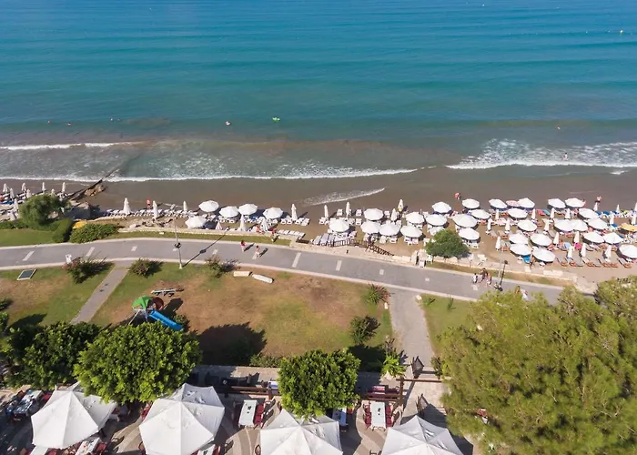 Clover Magic Park Otel 3*