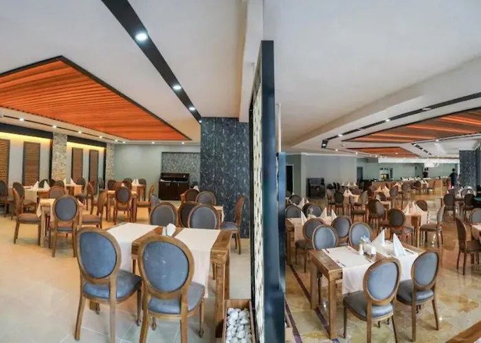 Clover Magic Park Otel 3*