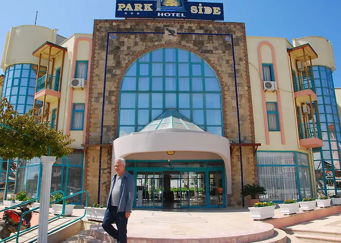 Otel Clover Magic Park 3*