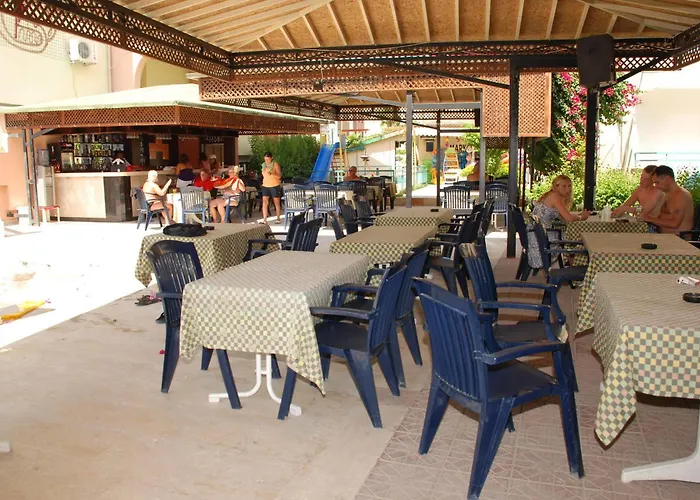 Otel Clover Magic Park