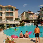 Ξενοδοχείο Clover Magic Park