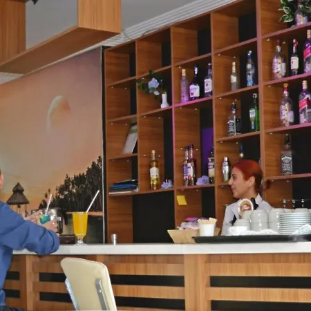 מלון Clover Magic Park 3*