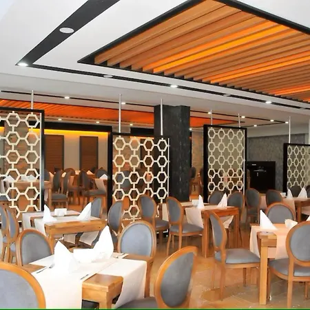 Ξενοδοχείο Clover Magic Park 4*